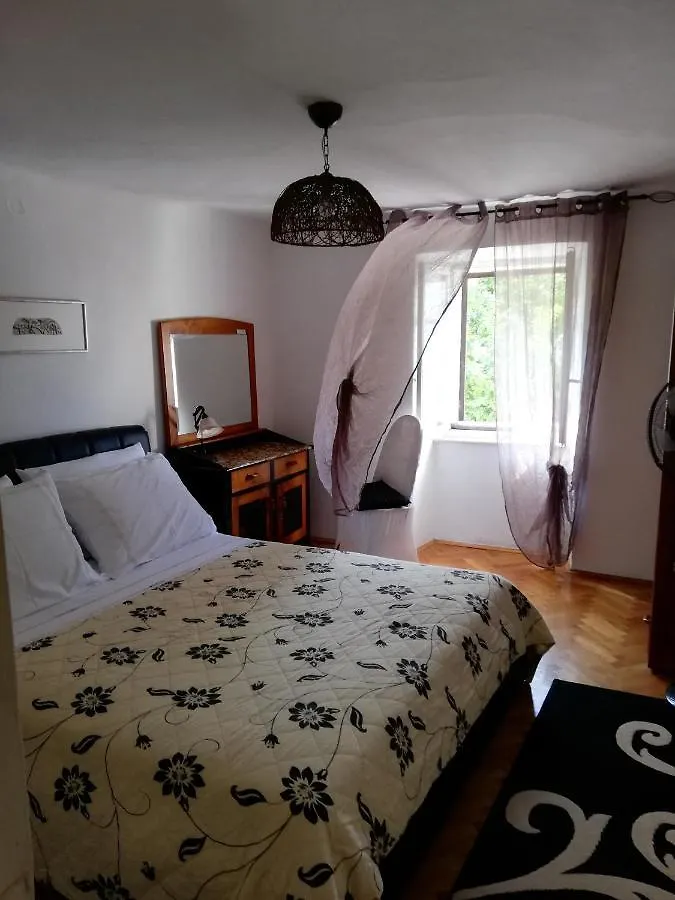 Apartments Luna Baška 0*,  Croazia