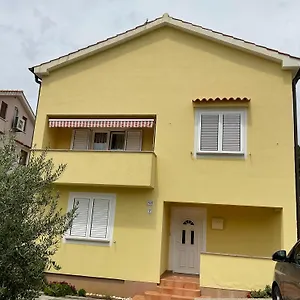 Luni Ii Appartamento